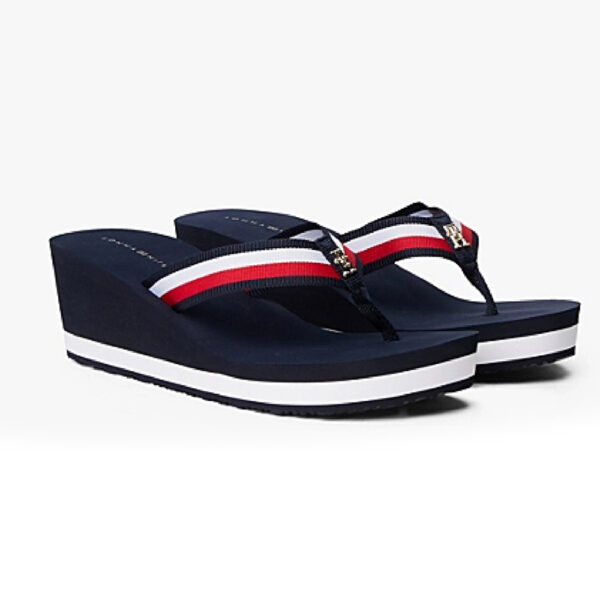 varwwwhtmlwww.agorashop.comwp-contentuploads202512AG00028557-01-TOMMY_HILFIGER-Sandalias-Azul.jpg