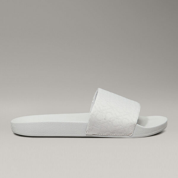 varwwwhtmlwww.agorashop.comwp-contentuploads202604AG00031538-01-CALVIN_KLEIN-Sandalias-Gris.jpg